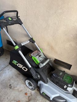 E lawn mower EGO Power+ 600 Series LM2114SP 21in 56V Battery Self-Propelled Lawn Mower