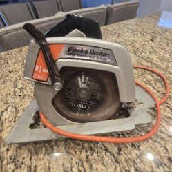 Black & Decker Saw