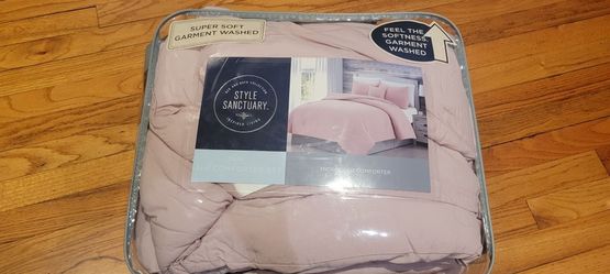 New, Twin 3 Piece Conforter Set, Light Pink
