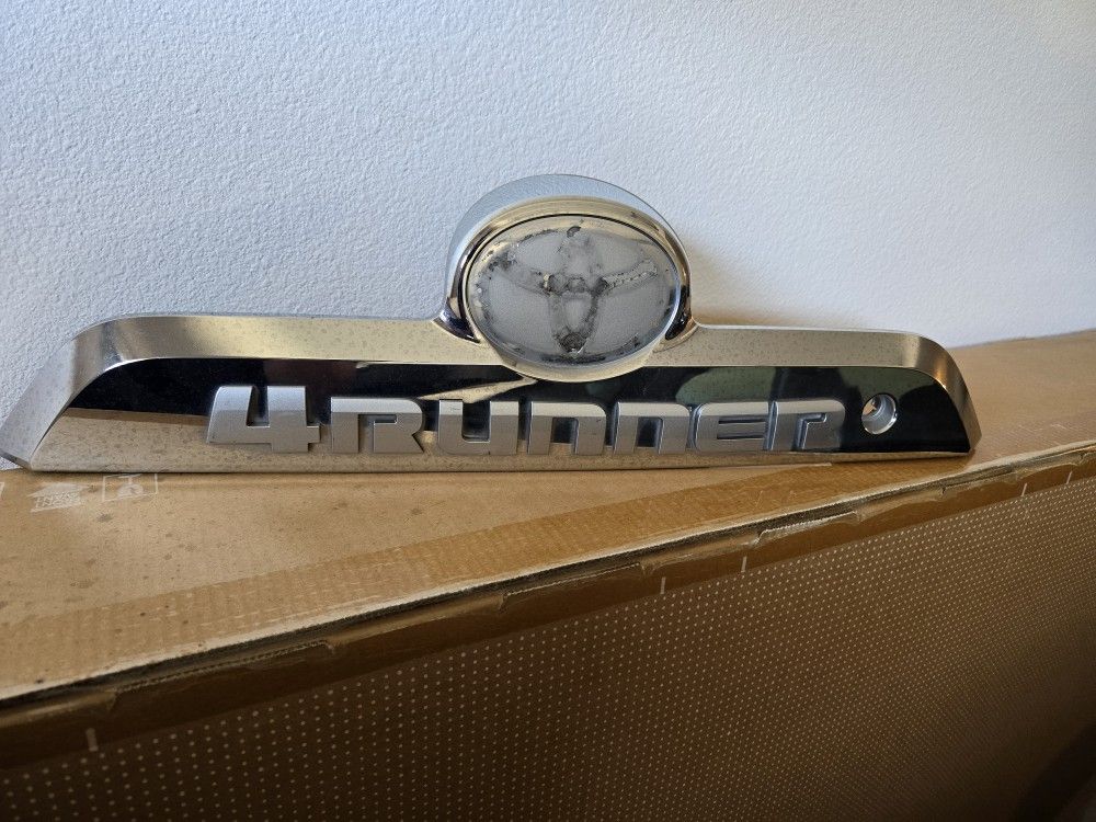 Toyota 4runner Trunk Garnish