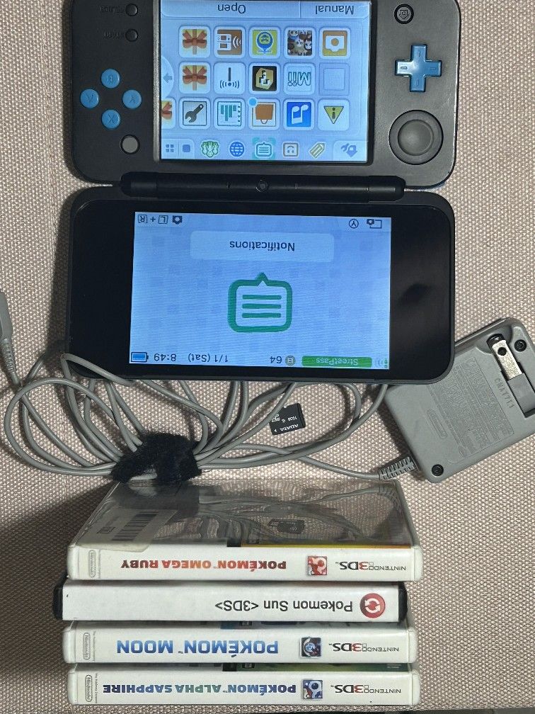 NINTENDO 2DS XL CONSOLE BLACK/TURQUOISE VERY GOOD CONDITION 16 GB as Pokémon Gaming Bundle