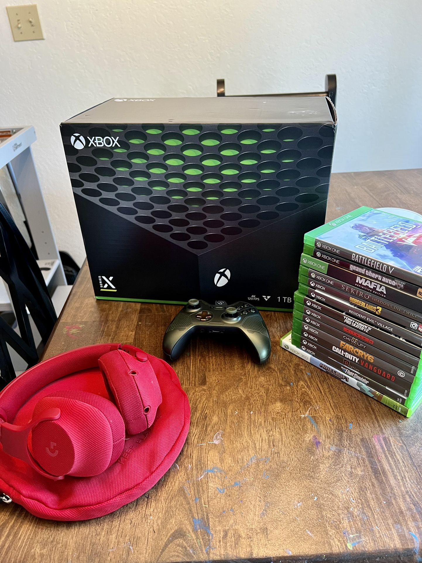 Xbox Series X Barely Used w/games & Headset for Sale in Edmonds, WA