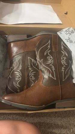 Brand new IUV Western Cowboy Boots 🤎