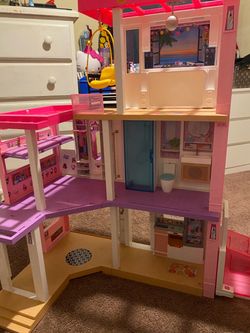 Barbie Dream House 3-Story Dollhouse