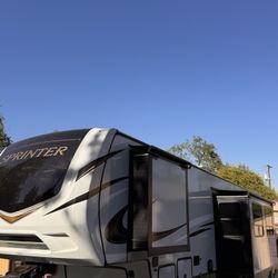 Sprinter Fifth Wheel RV (Clean Title)