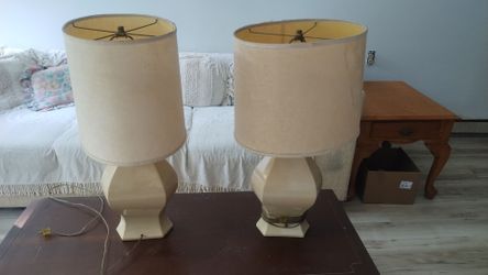 2 Matching Lamps (40 for both, 20 each)