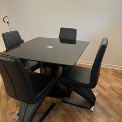 Black Extendable Dining Table with 4 Chairs 