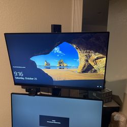 LG Monitors With Accessories  