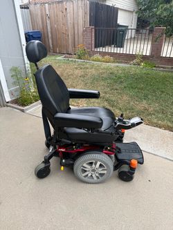 Quantum Q6 Edge 2.0 Power Wheelchair – TRU-Balance 3 – New Batteries & Tires