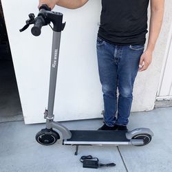 (Brand New) $165 5th Wheel M1 Electric Foldable Scooter 13.7 Miles Range, 15.5 MPH, 500W Peak Motor, 8” Inner-Support Tires 