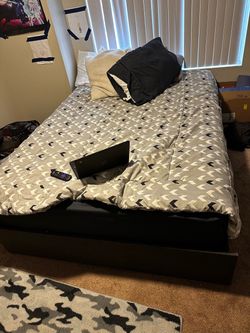 Full size bed