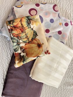 Tablecloths 1 Round 2 Oval 1 Complete Twin Bedsheet Set