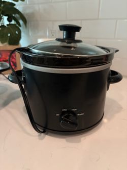 Black Slow Cooker with Glass Lid