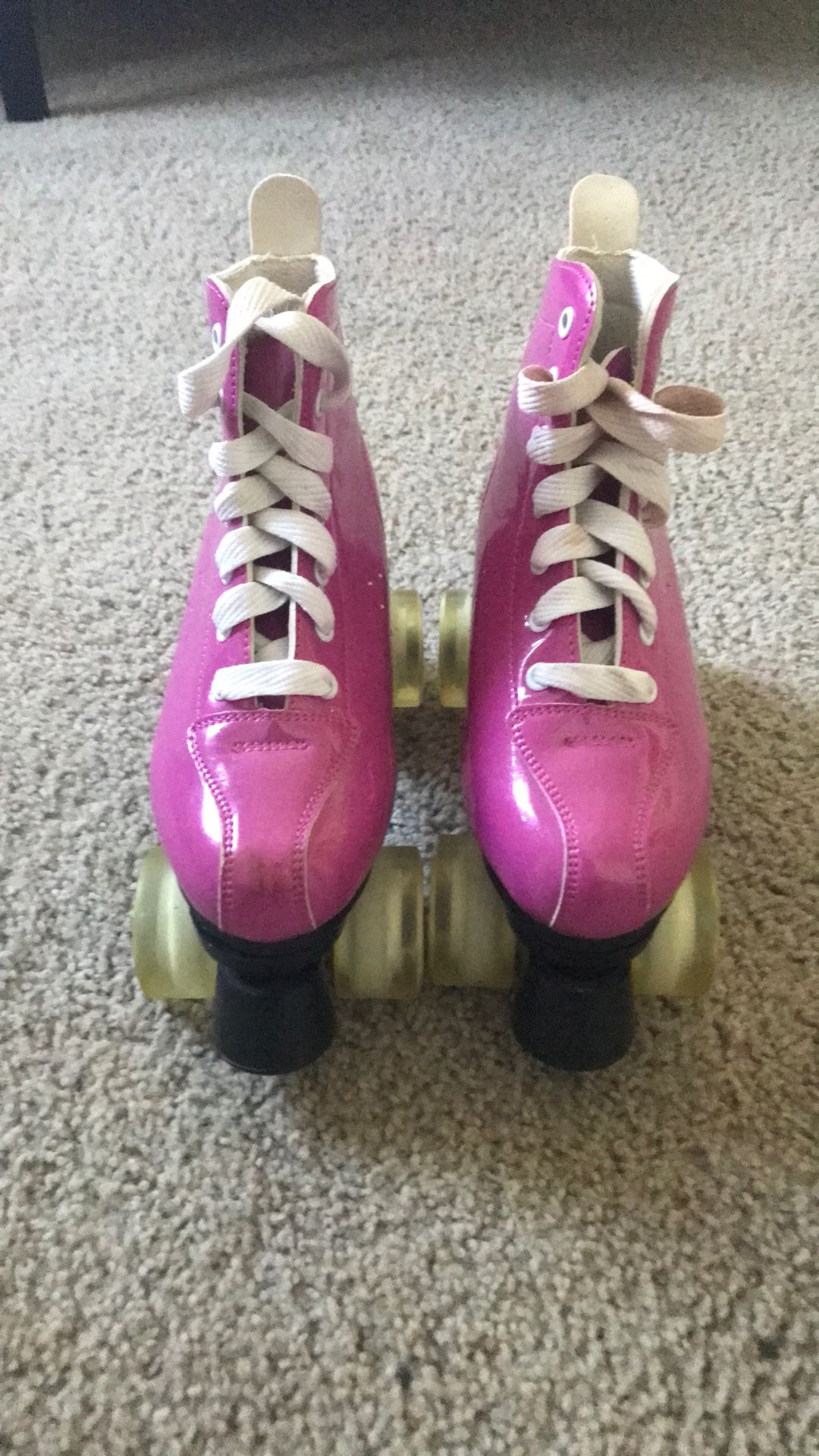 Size 6 Indoor/outdoor Skakes