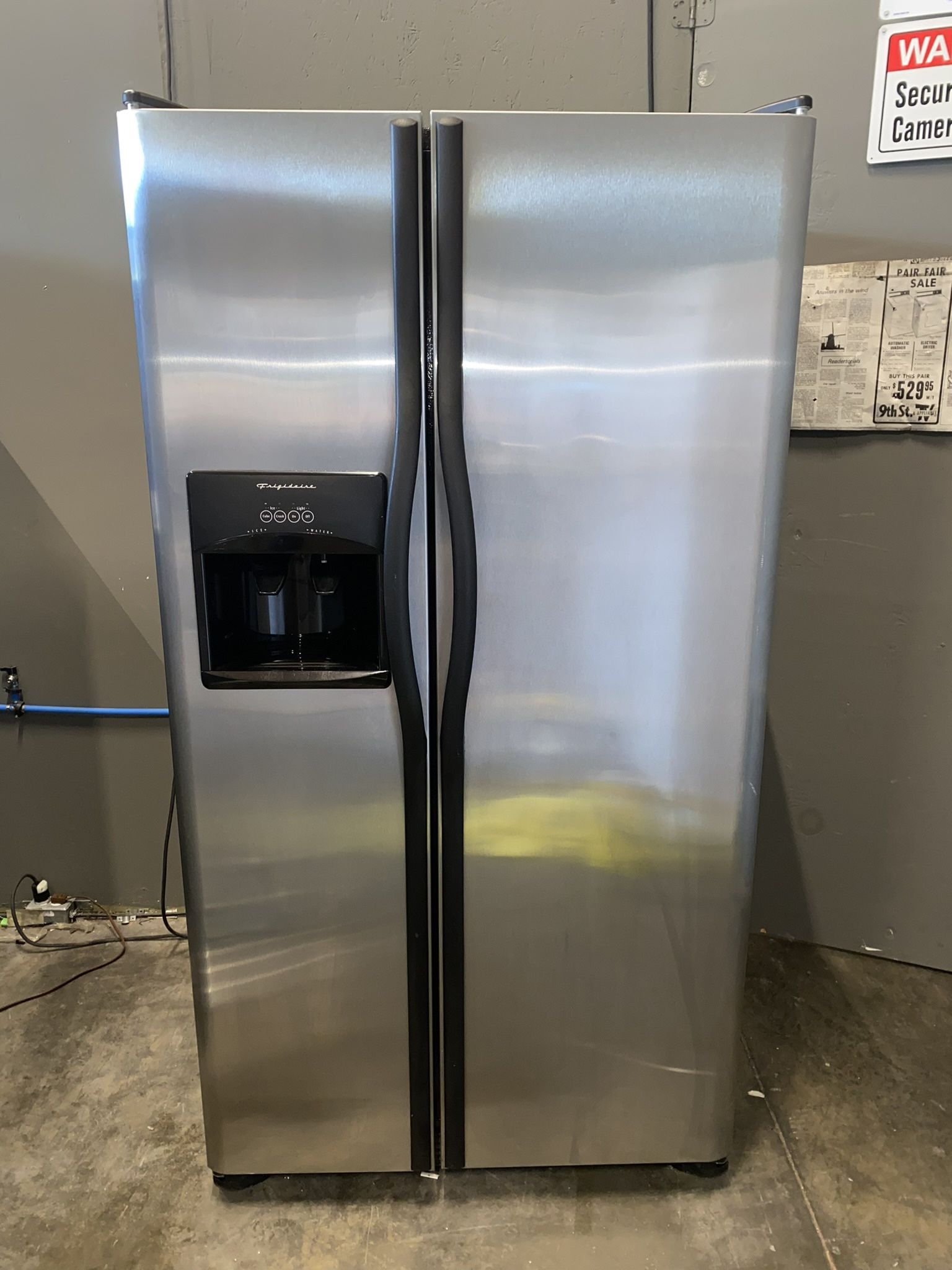 FRIGIDAIRE REFRIGERATOR 