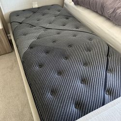 2x Twin XL Mattresses (Beauty Rest Black L Class + King Koil Zuma)
