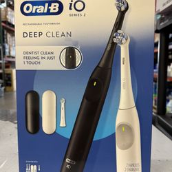 Oral-B iO Series 2 Electric Toothbrush, Pure White & Night Black, 2pk., 3 Brush Heads