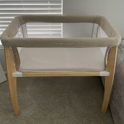 Heirloom Willow Wood Bassinet 