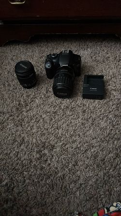 Canon EOS rebel T2i with 2 lens Bundle