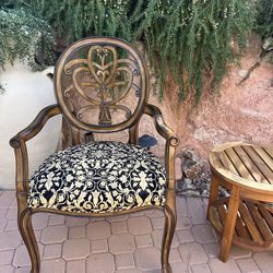 Gorgeous Hepplewhite-Style Ornate Wood Armchair Black & Gold Pattern Upholstery