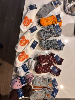 Brand New Women’s Socks – Old Navy & Disney 🎃🍂