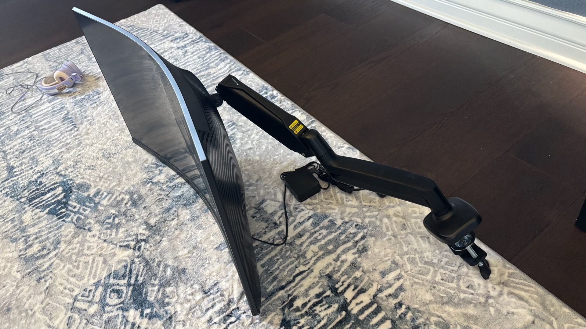 Samsung 32” Odyssey G5 Gaming Monitor + desk VESA mount.