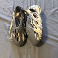Adidas Yeezy Foam Runner MX Cinder Size 5 Slip On Casual Sandals