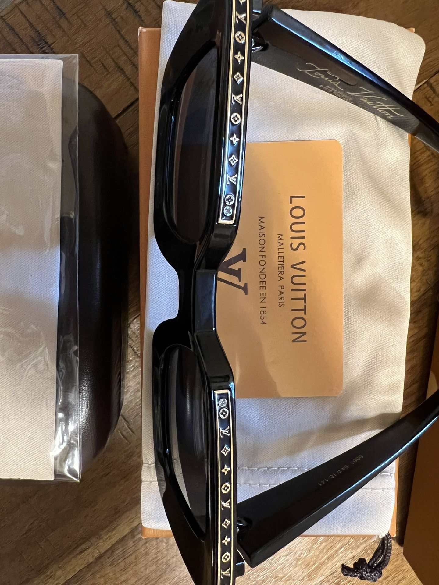 Lv Charlotte Sunglasses. for Sale in The Bronx, NY - OfferUp