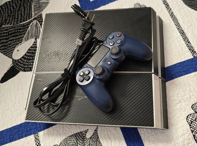 Sony PS4 + Controller + Wireless Headphones