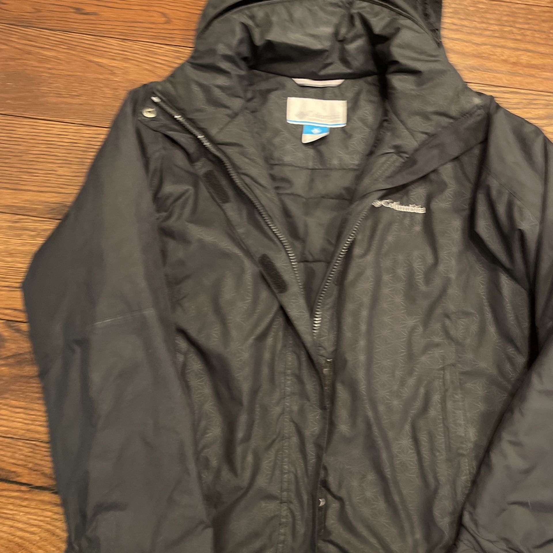 Woman’s Columbia Jacket Waterproof 