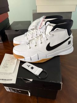 Nike kobe undefeated 1 size 10 brand new OG all