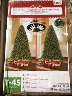 New In Box 7.5 ft Christmas tree