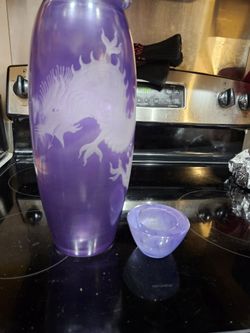Purple Vase W/etched Dragon