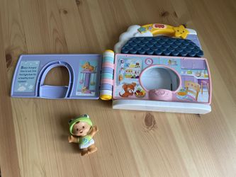 Fisher-Price Little People Baby's Day Story Set, 2 in 1 book and playset  with baby figure for toddlers and preschool kids