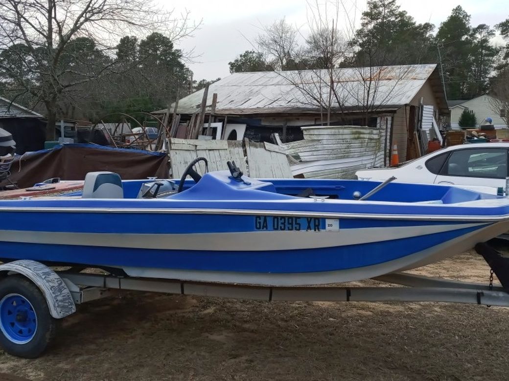 Photo Allison Craft Bass Boat