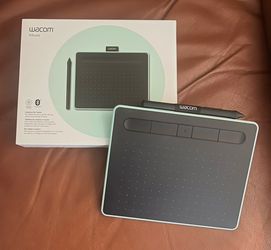 Wacom Intuos Small Pistachio Bluetooth Tablet With Pen