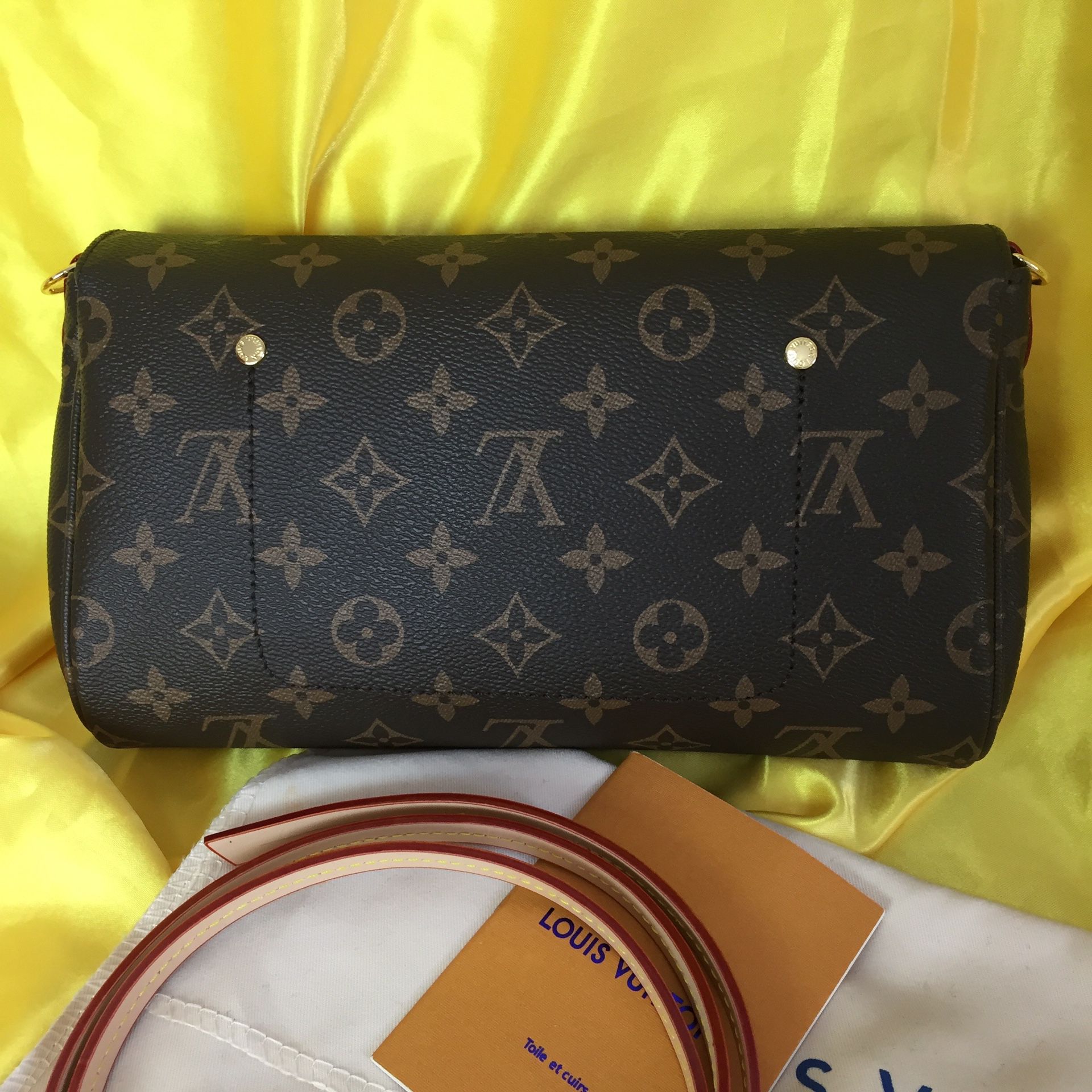 Louis Vuitton handbag shoulder bag for Sale in West Mifflin, PA