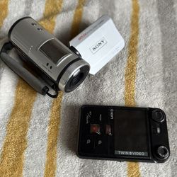2 Video Cameras As-is