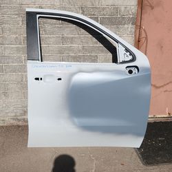 Chevrolet Chevy Silverado 1500  Passenger right front door 2019 2020 2021 2022 2023 2024 2025 Part $390