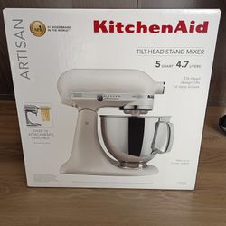 🔥 MUST GO – Brand New KitchenAid Artisan 5Qt Stand Mixer – WHITE – SEALED!
