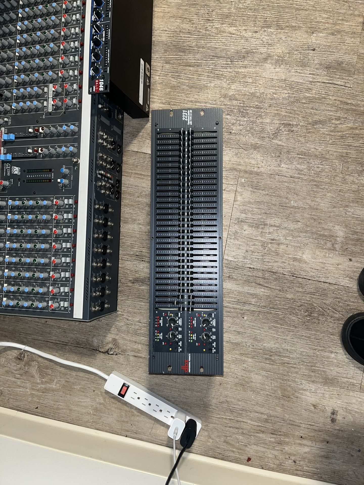 DBX 2231 Graphic Equalizer/Limiter with Type III
