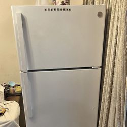 GE Refrigerator Fridge With Freezer With Delivery 