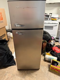 2023 Frigidaire EFR751-6COM “apartment” fridge