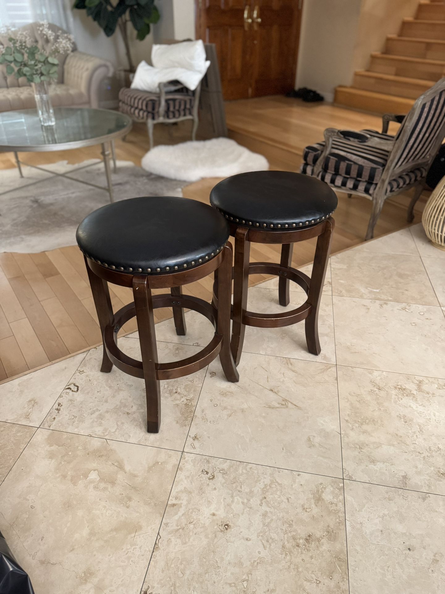 6x Leather And Wood Counter Stools 