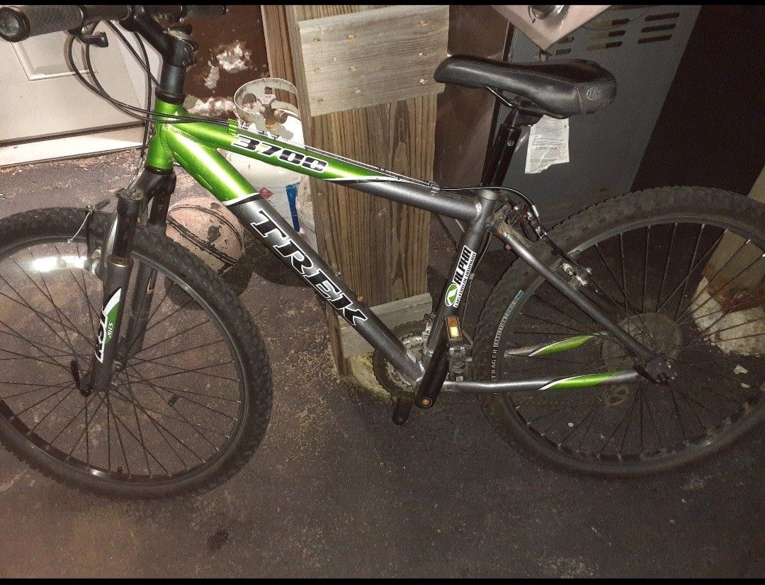 Trek 3700 Mountain Bike