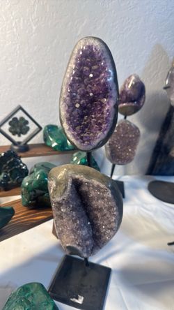 Double amethyst on stand