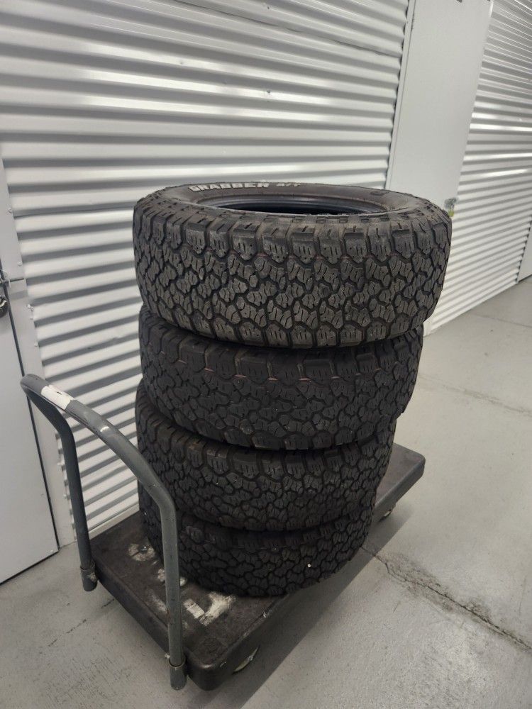 4 used general grabber tires 265/70/17