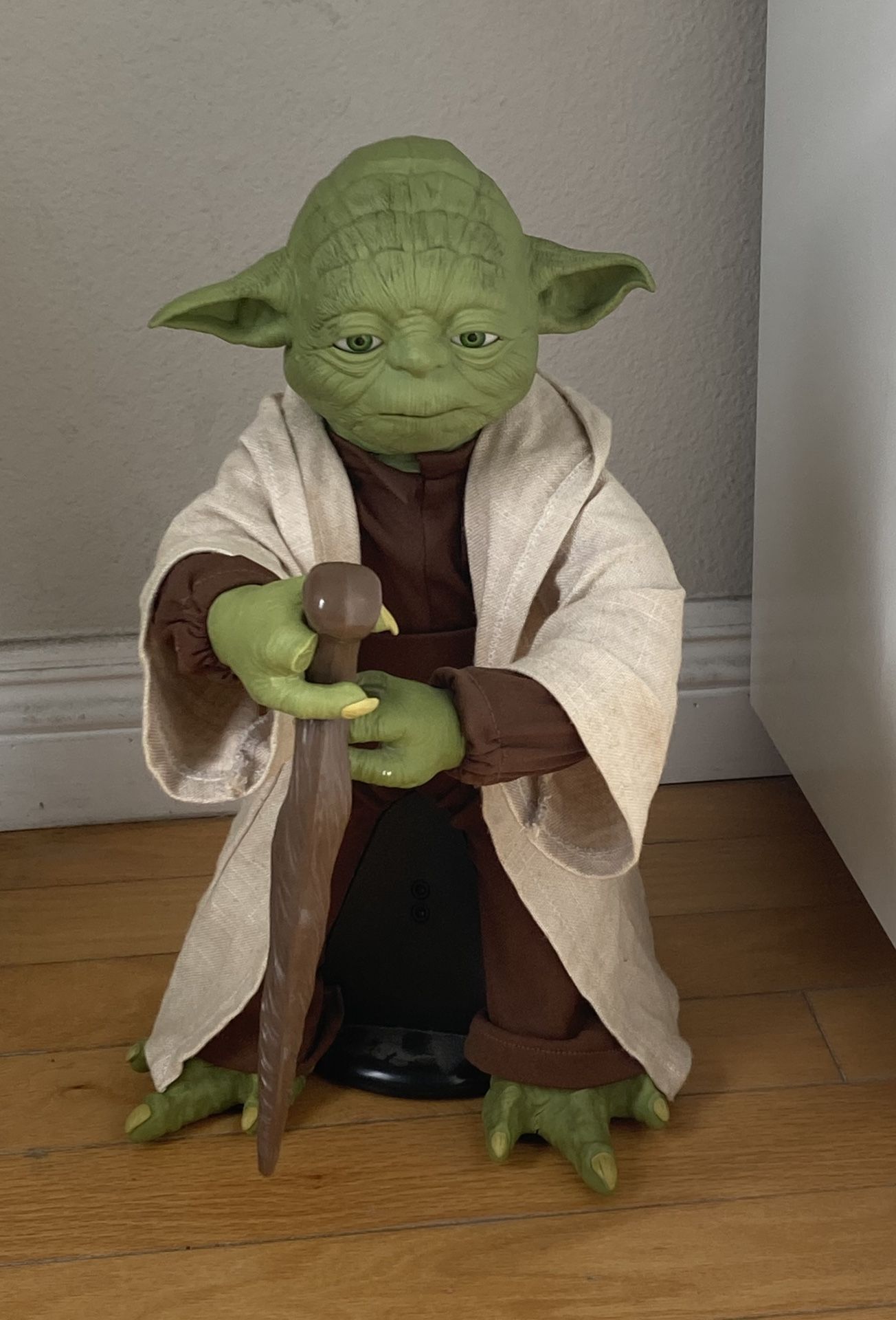 Star Wars Spinmaster Legendary Jedi Master Yoda 16" Interactive