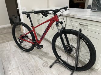 2022 Giant Talon 2 29er MTB Size SMALL 1x9 Speed