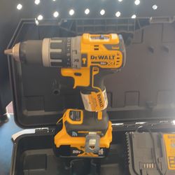 Dewalt DCD7971/2”Cordless HammerDrill 2 speed (1) battery Charger 